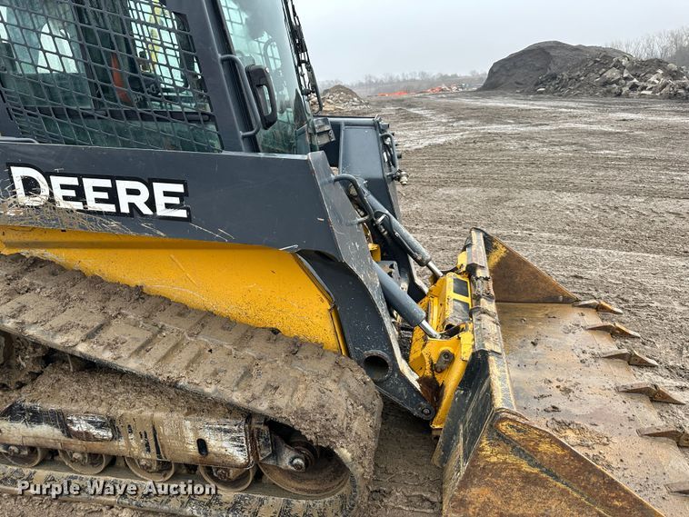 image for item DR5059 2019 John Deere 325G  tracked skid steer loader