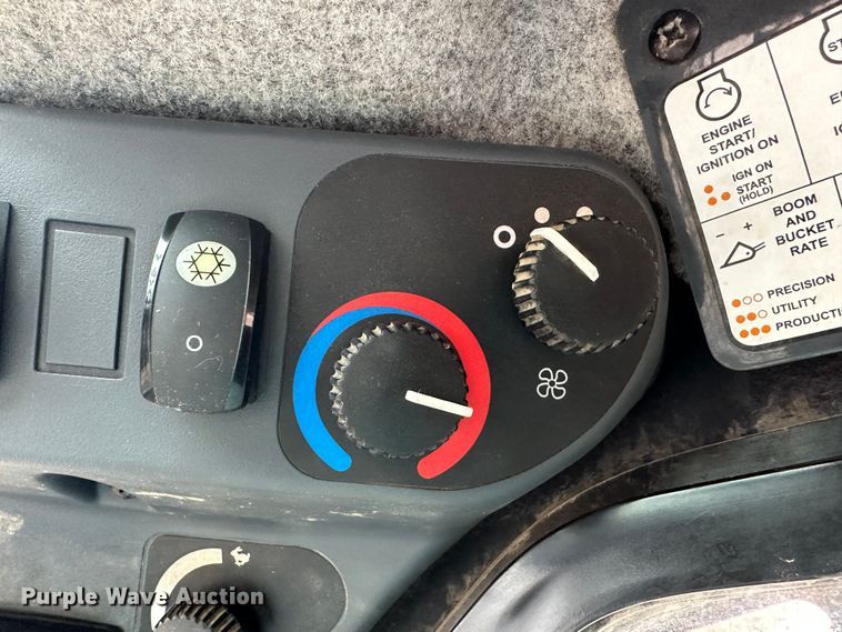 image for item DR5059 2019 John Deere 325G  tracked skid steer loader