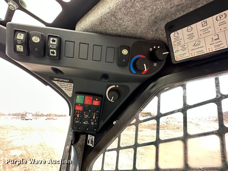 image for item DR5060 2019 John Deere 333G  tracked skid steer loader