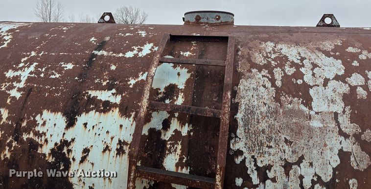 image for item DR5061 (2) water tanks