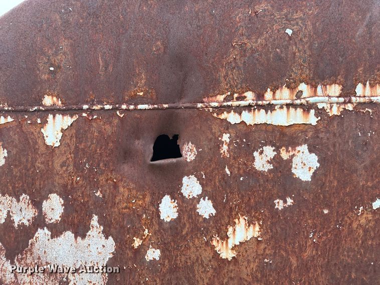 image for item DR5061 (2) water tanks