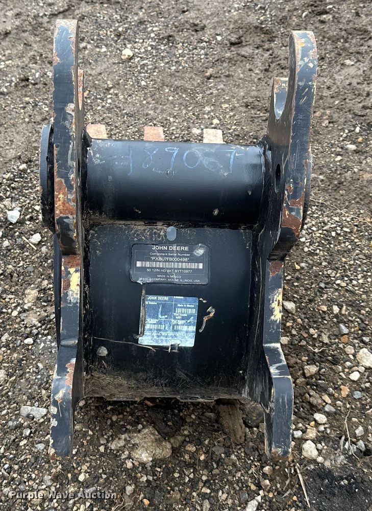 image for item DR5067 John Deere  excavator bucket