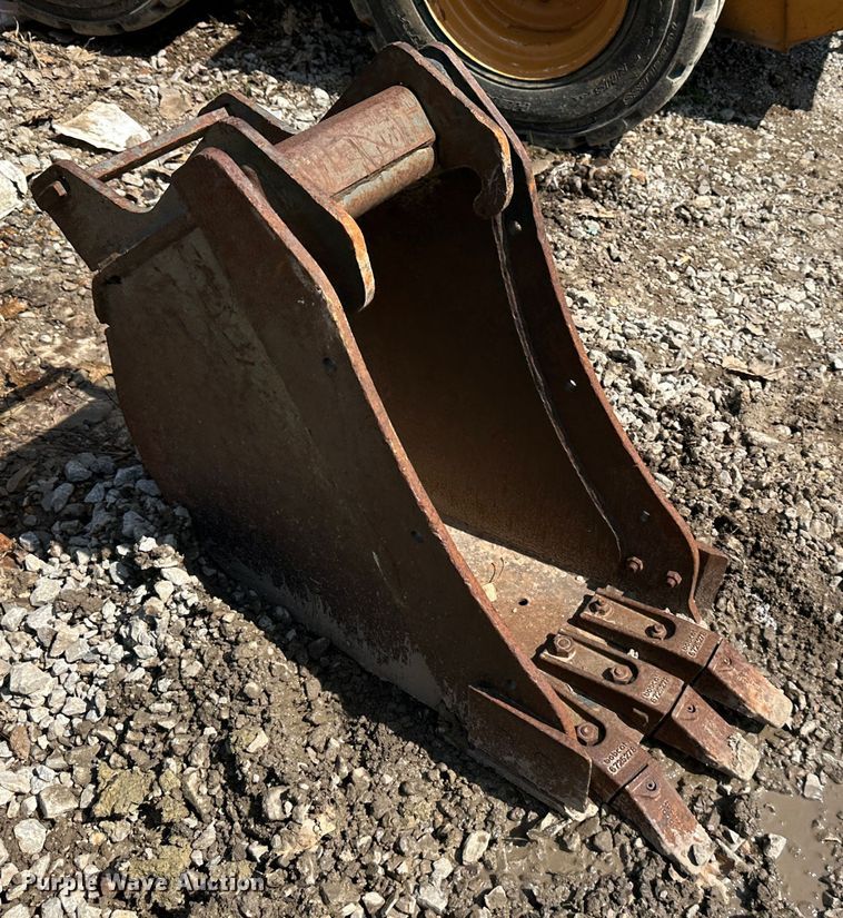 image for item DR5120 Bobcat  excavator bucket