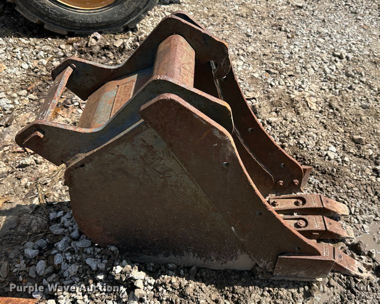 image for item DR5120 Bobcat  excavator bucket
