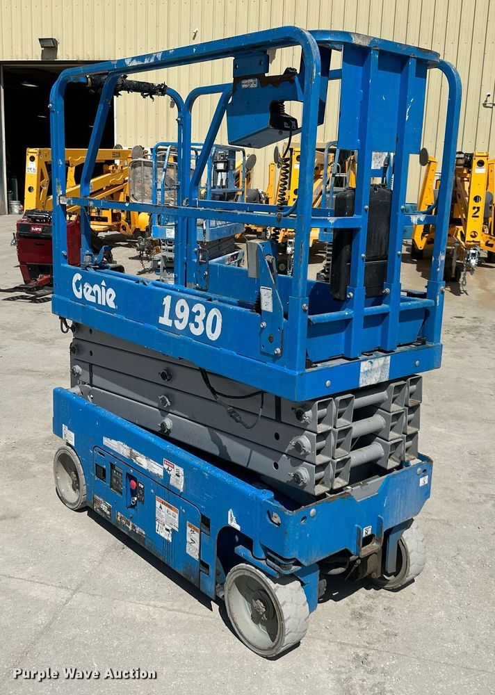 image for item DR5130 Genie GS-1930  scissor lift