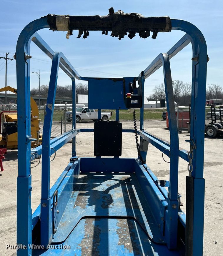 image for item DR5130 Genie GS-1930  scissor lift