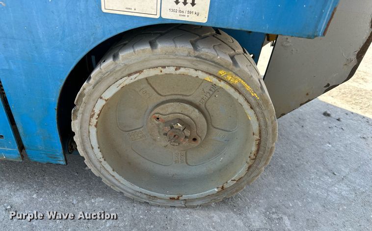 image for item DR5130 Genie GS-1930  scissor lift