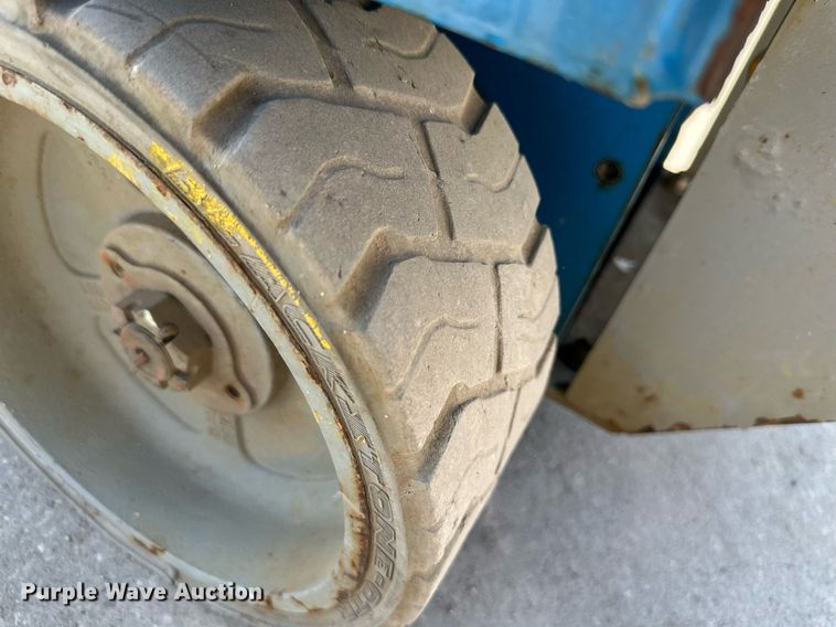 image for item DR5130 Genie GS-1930  scissor lift