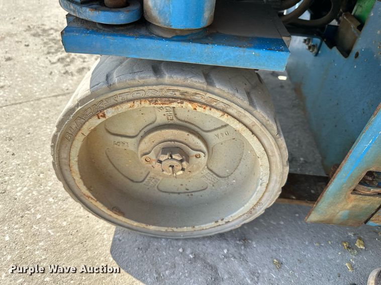 image for item DR5130 Genie GS-1930  scissor lift