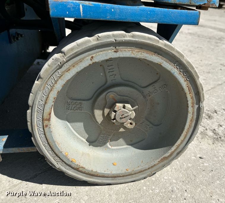 image for item DR5130 Genie GS-1930  scissor lift