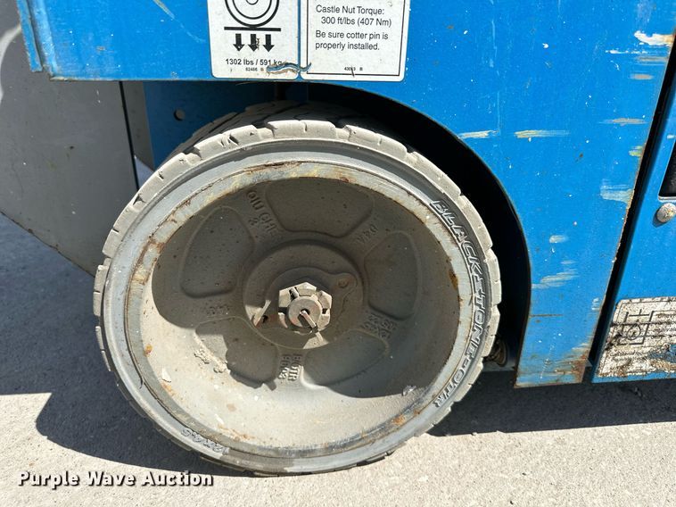 image for item DR5130 Genie GS-1930  scissor lift