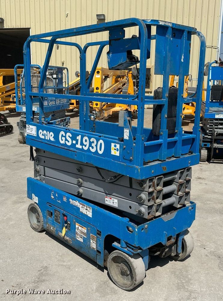 image for item DR5131 Genie GS-1930  scissor lift