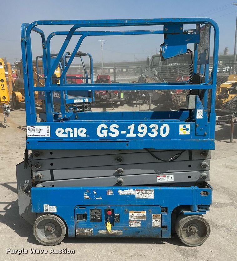 image for item DR5131 Genie GS-1930  scissor lift