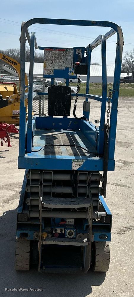 image for item DR5131 Genie GS-1930  scissor lift