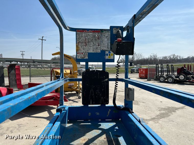 image for item DR5131 Genie GS-1930  scissor lift