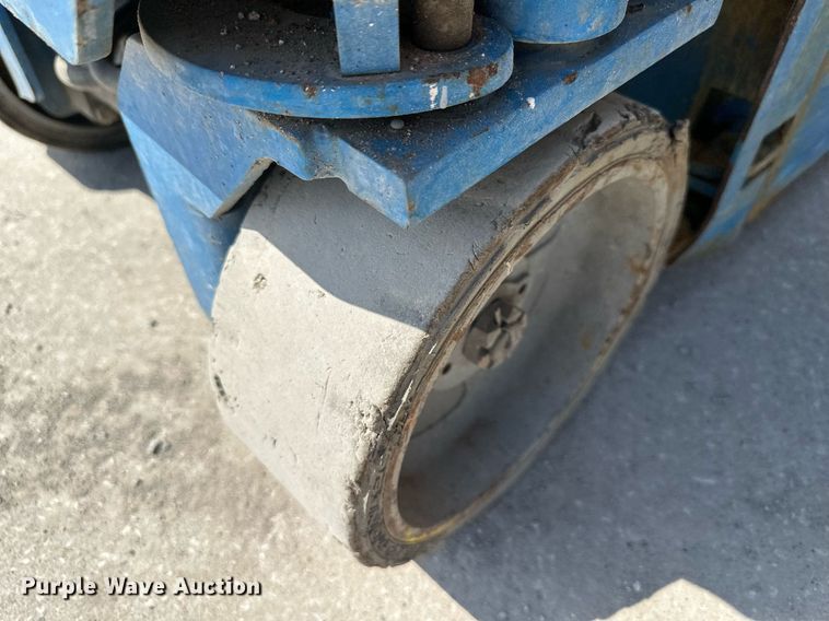 image for item DR5131 Genie GS-1930  scissor lift