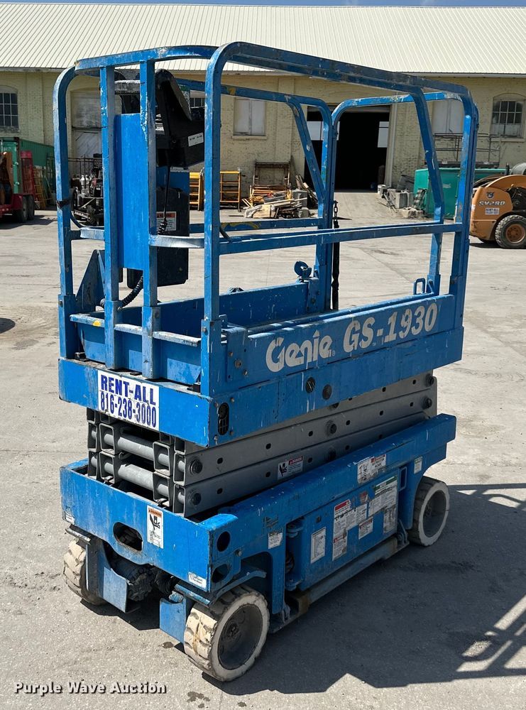 genie-gs-1930-scissor-lift-in-saint-joseph-mo-item-dr5132-sold