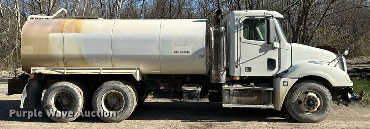 image for item DR5135 2008 Freightliner Columbia  water truck