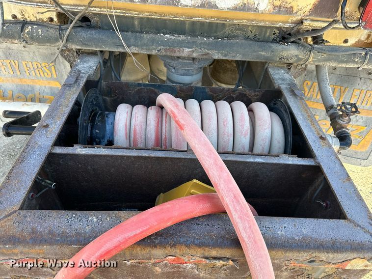 image for item DR5135 2008 Freightliner Columbia  water truck