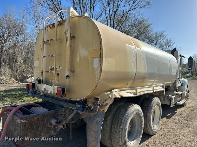 image for item DR5135 2008 Freightliner Columbia  water truck