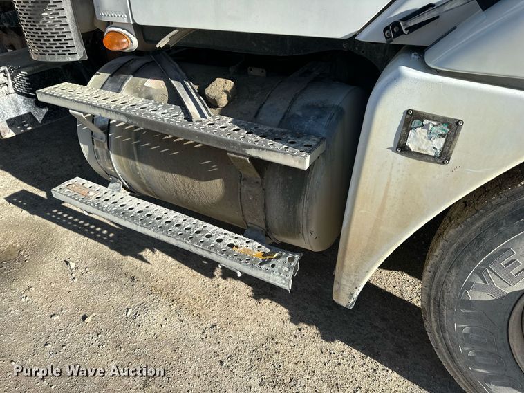 image for item DR5135 2008 Freightliner Columbia  water truck