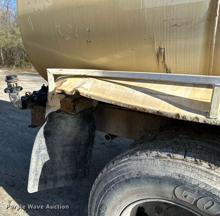 image for item DR5135 2008 Freightliner Columbia  water truck