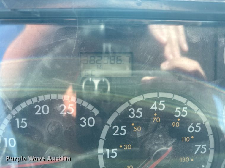 image for item DR5135 2008 Freightliner Columbia  water truck