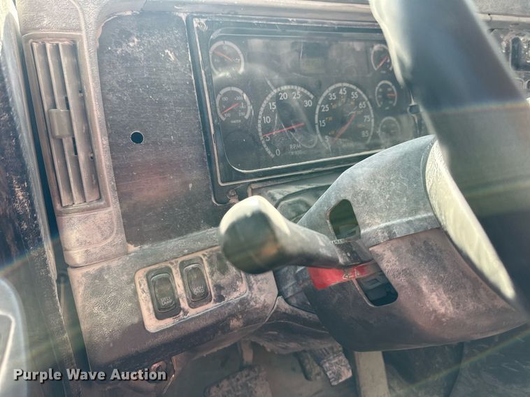 image for item DR5135 2008 Freightliner Columbia  water truck