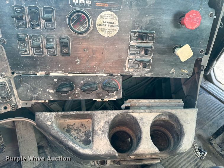 image for item DR5135 2008 Freightliner Columbia  water truck