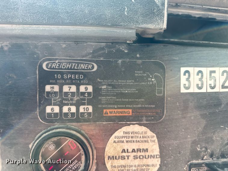 image for item DR5135 2008 Freightliner Columbia  water truck