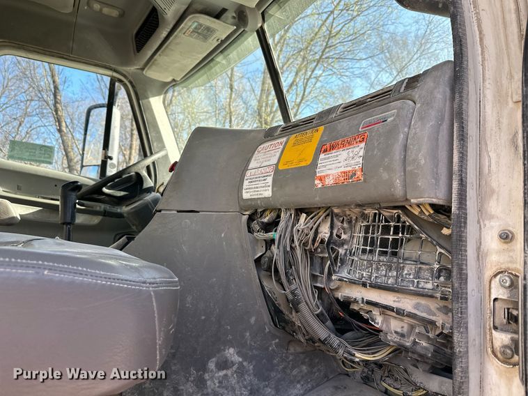 image for item DR5135 2008 Freightliner Columbia  water truck