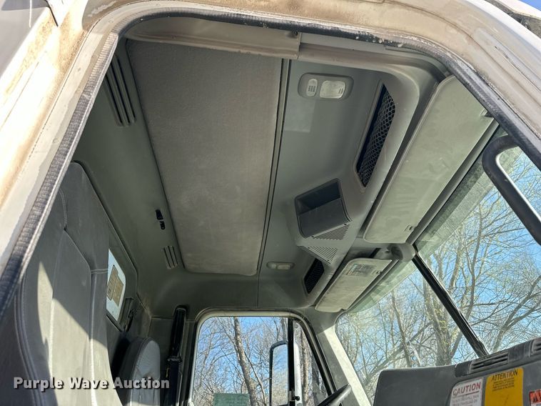 image for item DR5135 2008 Freightliner Columbia  water truck