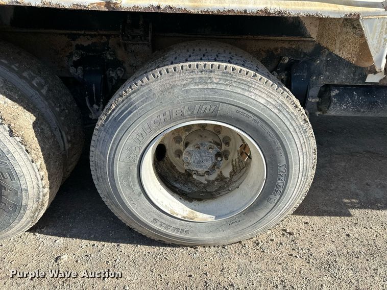 image for item DR5135 2008 Freightliner Columbia  water truck