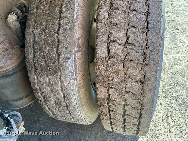 image for item DR5135 2008 Freightliner Columbia  water truck