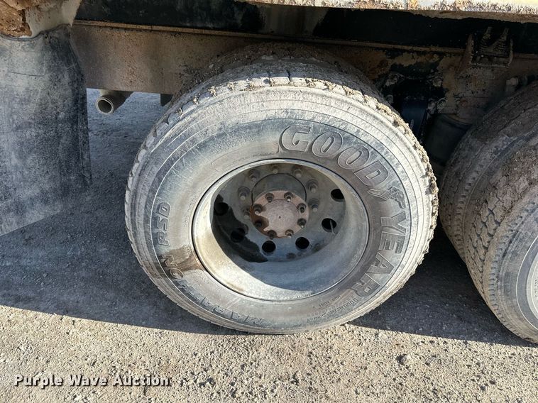 image for item DR5135 2008 Freightliner Columbia  water truck