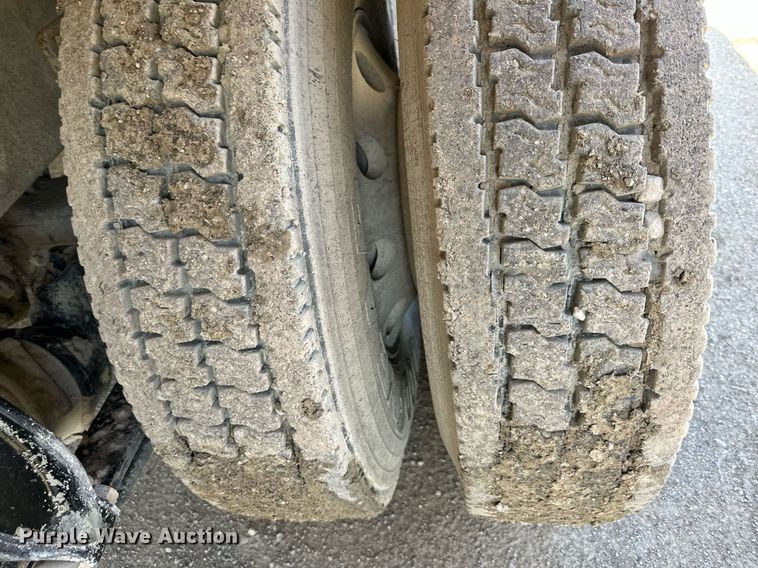 image for item DR5135 2008 Freightliner Columbia  water truck