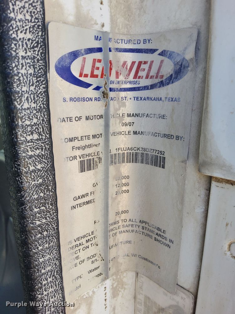 image for item DR5135 2008 Freightliner Columbia  water truck