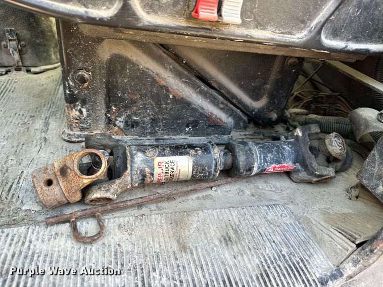 image for item DR5136 1997 International 8100  water truck