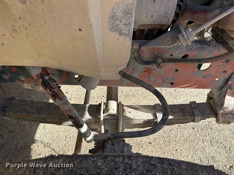 image for item DR5136 1997 International 8100  water truck