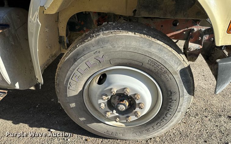 image for item DR5136 1997 International 8100  water truck