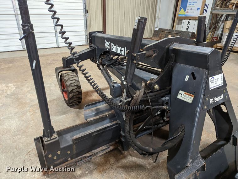 image for item DR6894 2014 Bobcat Grader 108  skid steer grader