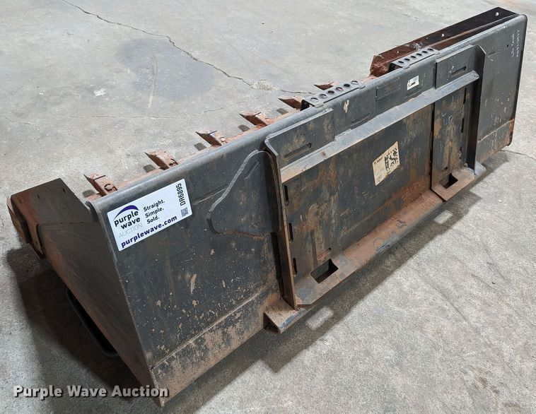 image for item DR6895 Bobcat 84 HD C/I  skid steer bucket