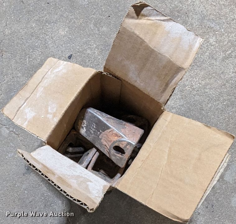 image for item DR6895 Bobcat 84 HD C/I  skid steer bucket