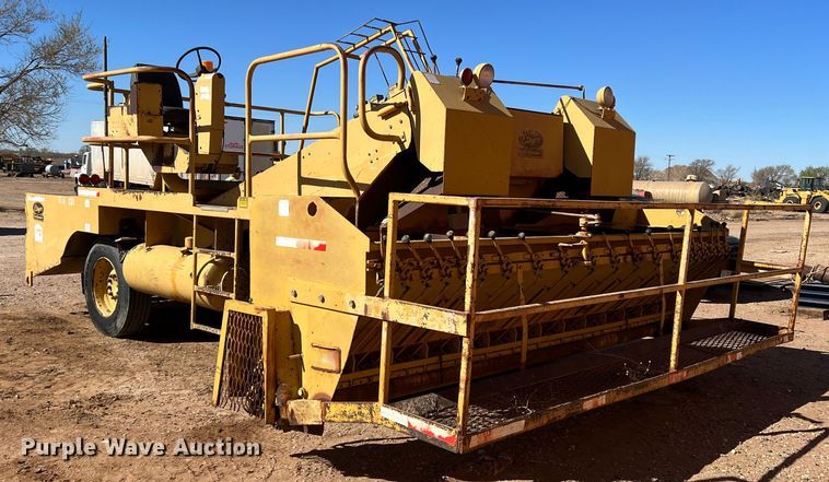 image for item DS2855 Etnyre  chip spreader