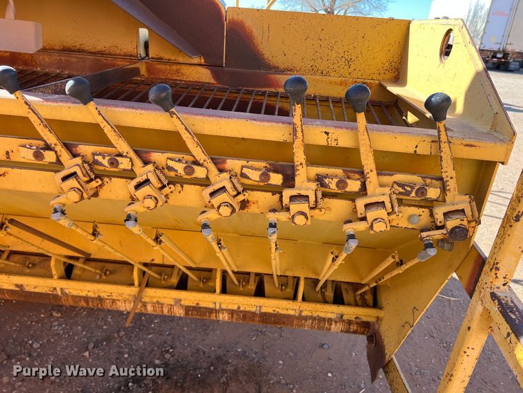 image for item DS2855 Etnyre  chip spreader