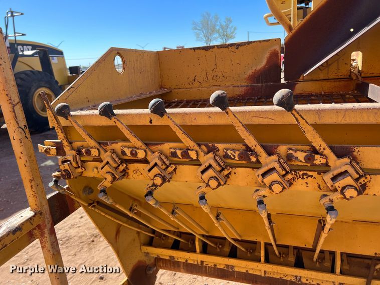 image for item DS2855 Etnyre  chip spreader