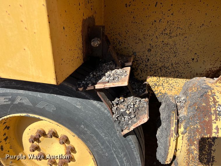 image for item DS2855 Etnyre  chip spreader