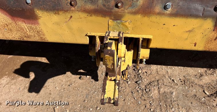 image for item DS2855 Etnyre  chip spreader