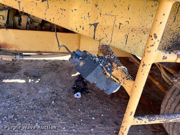 image for item DS2855 Etnyre  chip spreader