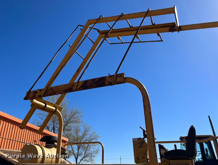 image for item DS2855 Etnyre  chip spreader